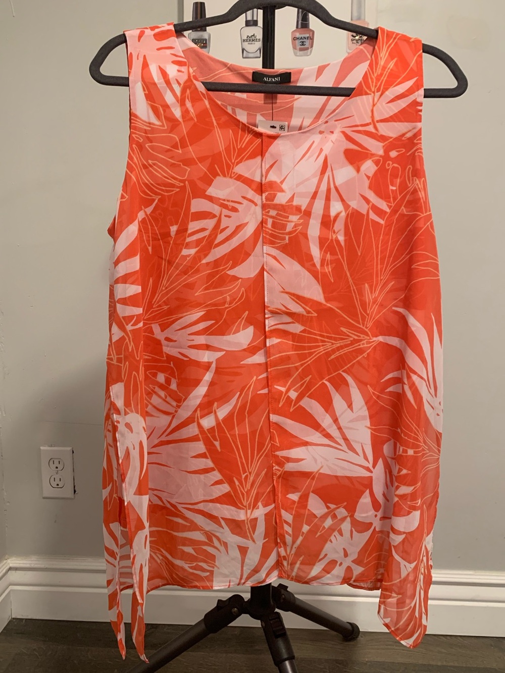 Alfani Orange and White Tropical Print Sleeveless Blouse - GB041